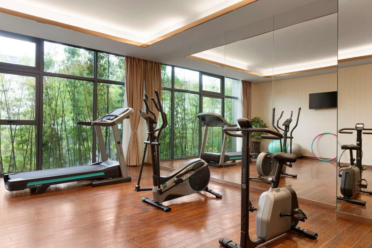 Ramada Shanghai Minhang Buitenkant foto