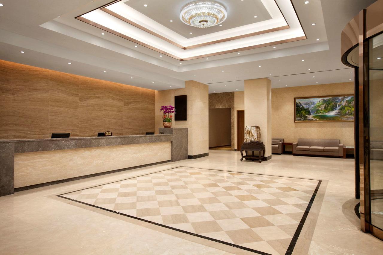 Ramada Shanghai Minhang Buitenkant foto